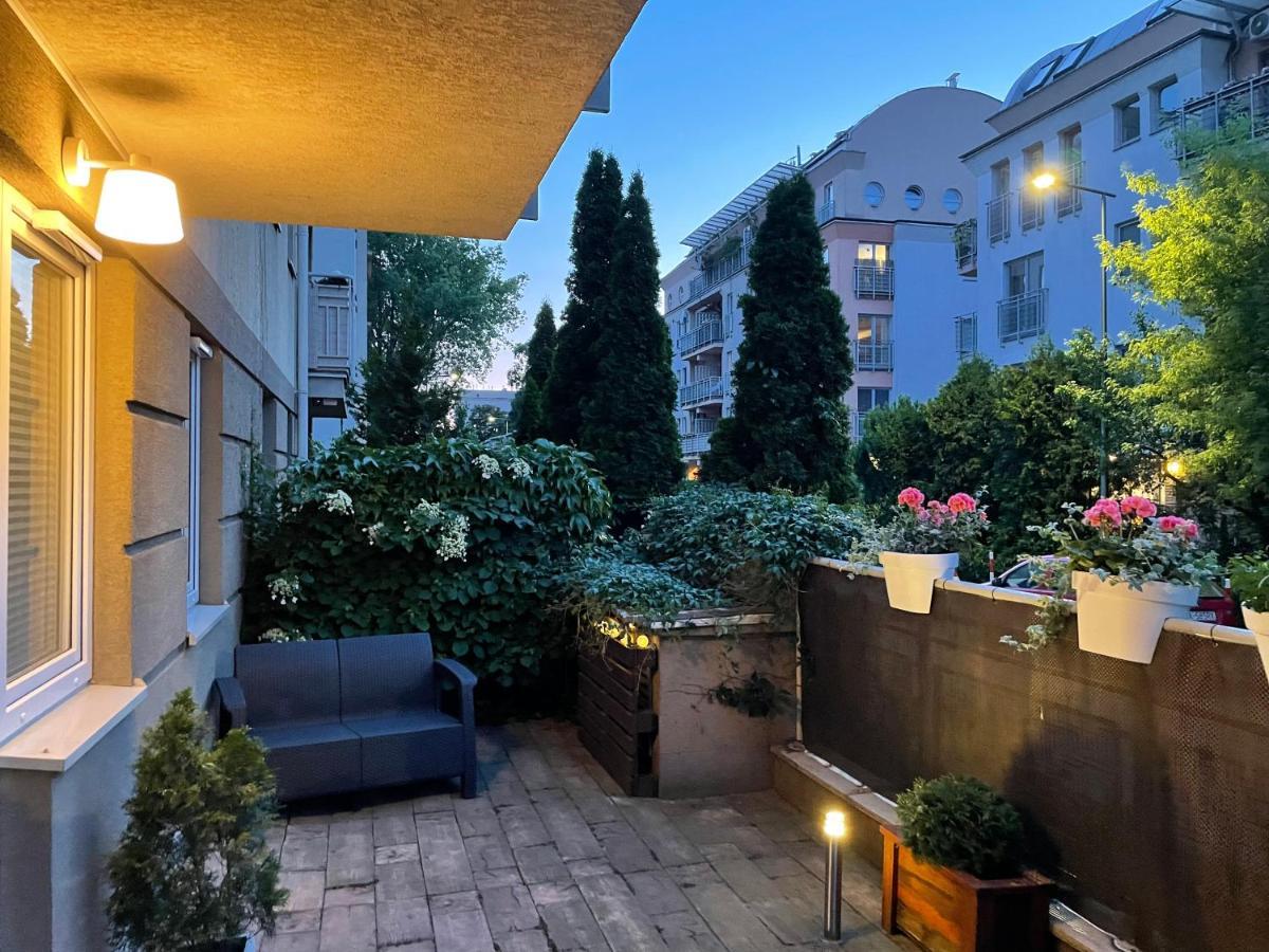 Apartament Z Tarasem Przy Parku Βαρσοβία Εξωτερικό φωτογραφία